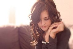 Счастье. Оно есть. Я знаю его номер телефона, мне нравится его улыбка и я безумно скучаю по нему.