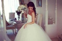 С одной, и на всю жизнь. Вот к чему нужно стремиться!  А не как бомж заглядывать в каждую мусорку, и каждую называть любимой.