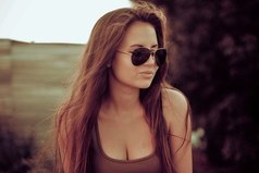 Обожаю смотреть на тех, кто в моей жизни пытается вставить палки в колеса. Глупые. Мои колеса - гусеницы от бульдозера!