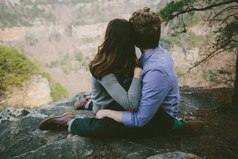 Никогда не обольщайся хорошему отношению, тебе найдут замену с такой скоростью, как будто тебя никогда и не было.