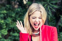 Запись в медицинской карточке: психических заболеваний нет, просто весёлая дура!