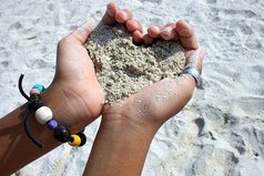 Если ищу любви истинной и большой, то сначала надо устать от мелких чувств, случайных романов.