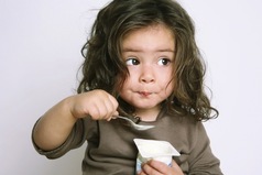 Не нужно меня обижать, я девочка ранимая, чуть что-сразу в слезы… А потом с заплаканными глазами так сложно понять, по кому попала лопатой.