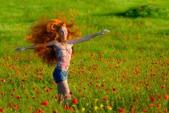 Если вы хотите вести счастливую жизнь, вы должны быть привязаны к цели, а не к людям или к вещам.