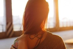 У каждого человека внутри существует предел. Предел чувств. Предел боли. Предел слез. Предел ненависти. Предел прощения. Поэтому люди иногда, могут долго терпеть. Долго молчать. Долго делать выводы. А потом в один миг взять и уйти, без слов и объяснений.