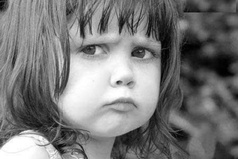 Иногда хочется, как в детстве: надуть губы, сложить руки на груди и крикнуть: 