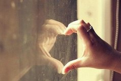 Никогда не слушайте советов про любовь, потому что у каждого она своя.