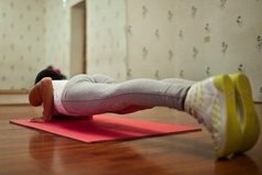 Новая диета: перед тем, как сесть за стол, отожмитесь от пола 50 раз! Эффект потрясающий: руки трясутся и много ими до рта не донесёшь!