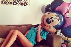 Только женщина способна два часа собираться, гладить одежду, краситься, помыть голову, выпрямить волосы, а потом психануть и никуда не пойти!