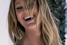 Я на свете всех милей, даже не накрашена, не дворянских пусть кровей но зато безбоязненна.