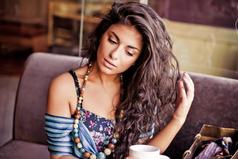 Не кладите в утренний кофе вчерашние горестные воспоминания. Добавьте сахар сегодняшних, радостных надежд!