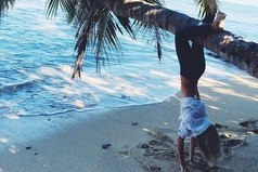 Ничего, никогда, не поздно. Делай то, что тебе нравится, познавай новое. Пробуй, играй, твори! Слушай лишь тех, кто тебя поддерживает!... остальное мимо ушей! Живи и наслаждайся! Жизнь так многогранна и так интересна!