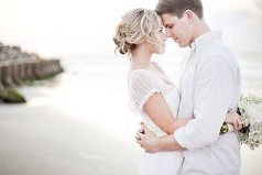 Прикосновение - самое нежное, что есть на земле. И если ты, действительно, ощущаешь, когда дрожь идет по телу, значит тебе действительно хорошо с этим человеком.