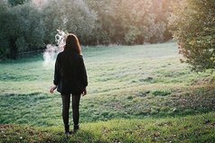 Так привык носить маску, что она въелась в кожу и если снимешь ее, то уже не узнаешь себя.