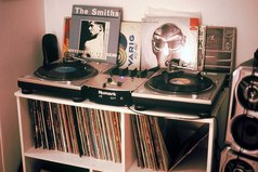 Сложный период жизни – это когда старая музыка уже надоела, а новую ты пока не нашёл.