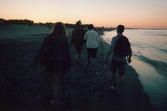 Мне нужны люди, рядом с которыми я не буду чувствовать себя одиноким.