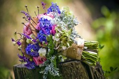 Слова часто портят то, что хочет сказать Сердце.