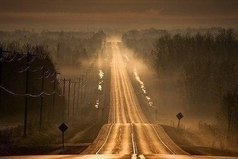 Никогда не возвращайся в прошлое — оно убивает твое драгоценное время. Истории не повторяются, люди не меняются. Никогда никого не жди, не стой на месте. Иди только вперед, не оглядывайся. Люди, которым ты нужен, тебя догонят.