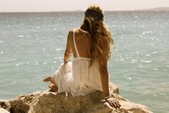 Главное — живой жизнью жить, а не по закоулкам памяти шарить.