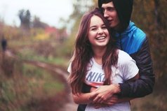 Я просто скучаю, по взгляду, по улыбке, по голосу, по тебе.