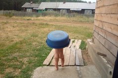 В баньку тихо, чуть дыша, шлепал тазик не спеша... 