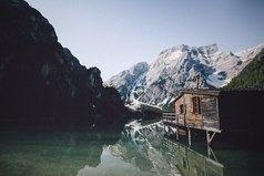 Если есть решимость пробить камень - он сам даст трещину.