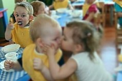 К черту вашу любовь! Главное - пожрать вовремя!