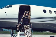 Некоторые люди всю жизнь ждут своего корабля, не понимая, что находятся в аэропорту.