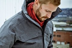 Пустые карманы никогда не помешают нам стать теми, кем мы хотим быть. Помешать этому могут только пустые головы и пустые сердца.