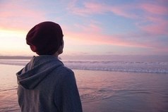 Счастье - это когда в небе звезда падает, а тебе и загадать нечего.