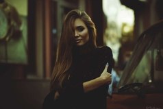 Я не прошу кричать под окнами, вставать на колени, заваливать цветами, дарить подарки. Я прошу не врать мне. Никогда.