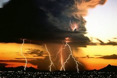 Самая высокая степень человеческой мудрости — это умение приспособиться к обстоятельствам и сохранять спокойствие вопреки внешним грозам.