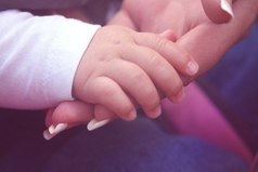 Каждый человек на земле мечтает об этом... Почувствовать тепло ладошки своего малыша..