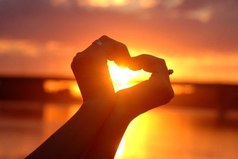 В нашей жизни, как в палитре художника, есть только один цвет, способный дать смысл жизни и искусству, – цвет любви...