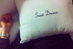 - Зачем тебе 2 подушки? - Ну каааак, на одной спишь, а вторую обнимаешь.