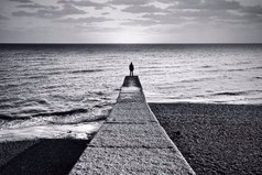 Не важно, что говорят у тебя за спиной. Главное, что когда ты оборачиваешься – все молчат.