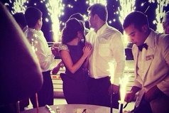 В интернете у тебя 500 друзей. На свадьбе — 100. На дне рождения — 10. А когда у тебя проблема — всего . И скорее всего это будет — ЖЕНА!