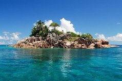 Не сиди в ожидании. Выберись на простор, почувствуй жизнь. Прикоснись к солнцу и растворись в море.