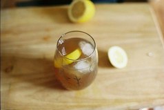 Ты морально истощен, выжат как лимон, недееспособен, изнурен, выдохся. Список твоего состояния можно продолжать бесконечно.