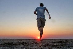 Лидеры не рождаются и не делаются кем-либо — они делают себя сами. 