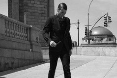 С дипломом можно заработать на жизнь. Самообразование сделает Вам состояние.