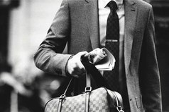 Только о двух вещах мы будем жалеть на смертном одре - что мало любили и мало путешествовали. 