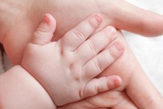 Положила сыночка с собой спать. Делаю вид, что сплю. Возится, никак не уснёт. Вдруг чувствую на лице его пальчики. Слышу: 