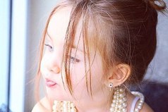 Маленьким девочкам нельзя читать сказку: 