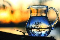 Есть такая восточная поговорка: «Из кувшина в чашку можно налить только то, что в нем было.