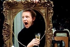 Как скучно мы живем! Мы перестали залезать к любимым женщинам в окна, перестали дарить им цветы, мы перестали делать большие хорошие глупости..