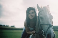 Увидев нового друга - не забывай про старого... Увидев красивую девушку - не забывай про любимую..