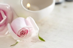 Не все, кто в шубах - господа...И пьян не всяк, кто спит под лавкой....  Бывает горе - не беда... Бывает счастье, как удавка....