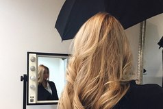 Любите тех, кто рисует на вашем лице улыбку.