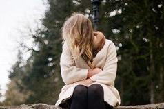 Большая сила в человеке, который сможет промолчать, даже если он прав.